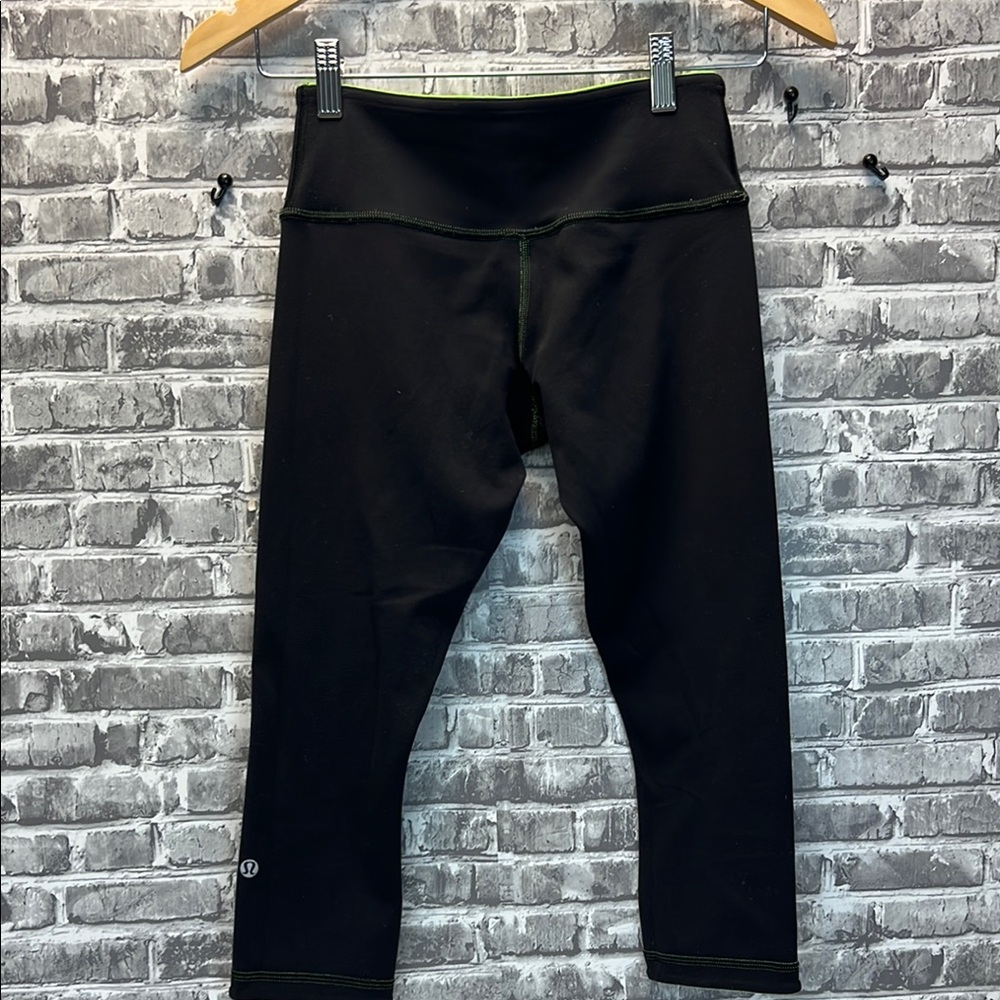 Woman's Lululemon Leggings - Picture 3 of 11